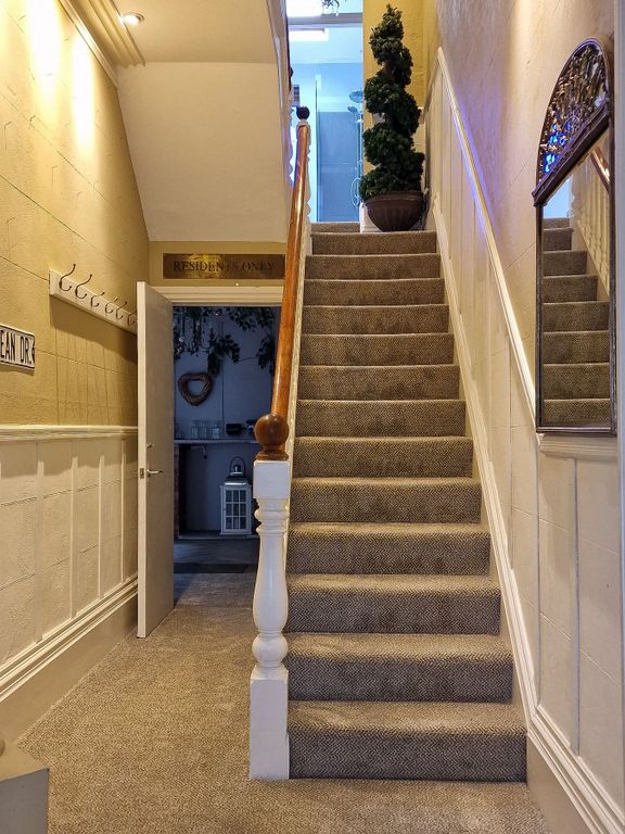 Property photo 2 of 25