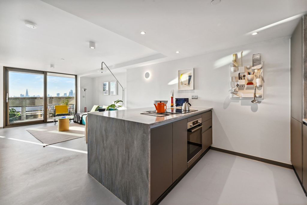 Property photo 3 of 24