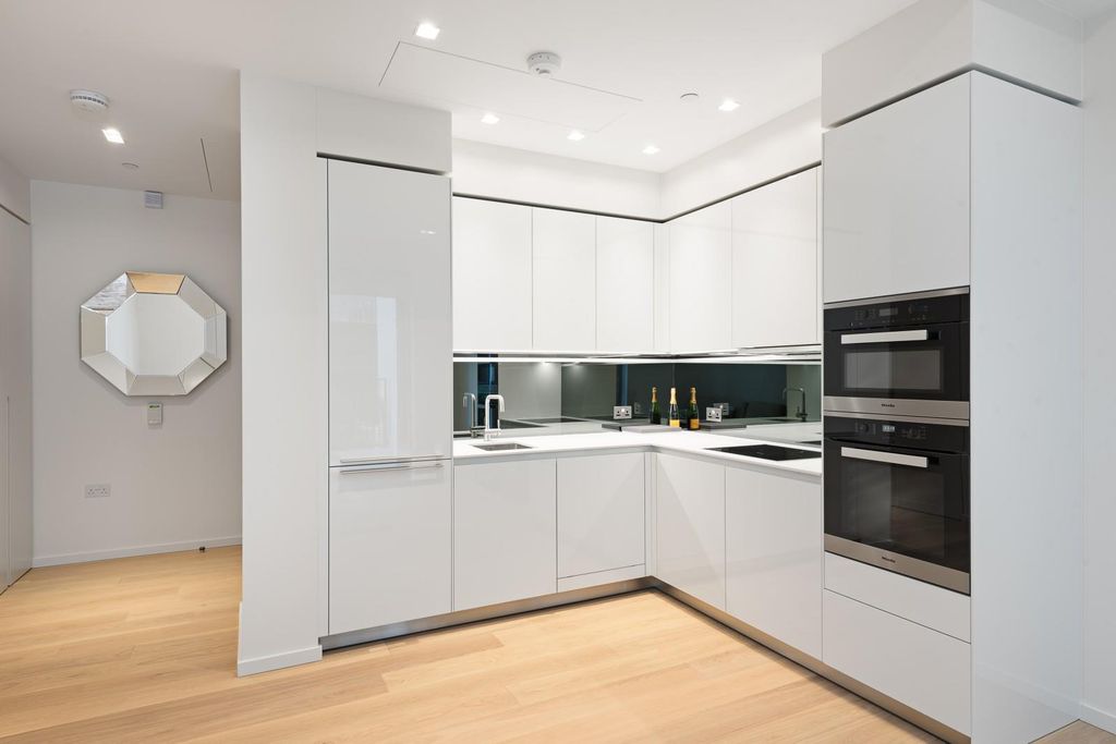 Property photo 2 of 14 Kitchen