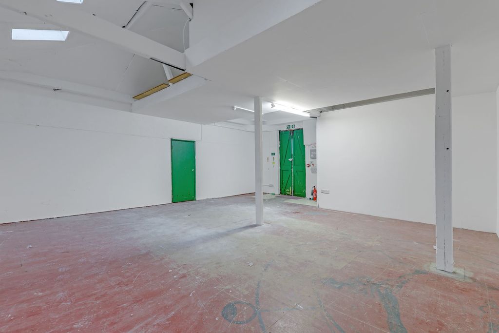 Property photo 3 of 15 09-Ab9781701-Jj-Dan-Unit 10 3 Wedmore Rd-41-Medium