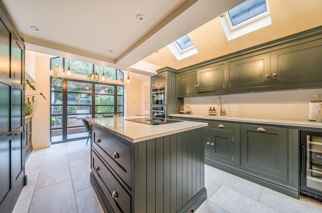 Property photo 3 of 19 1361984-13-68Df94...