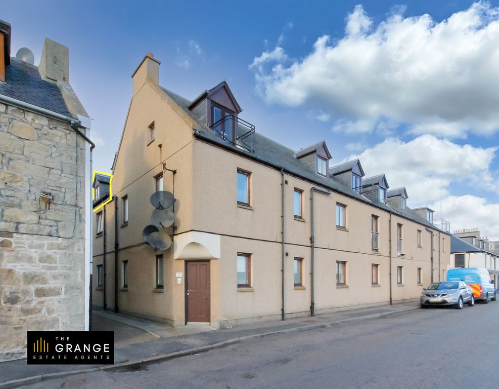 Property photo 2 of 32