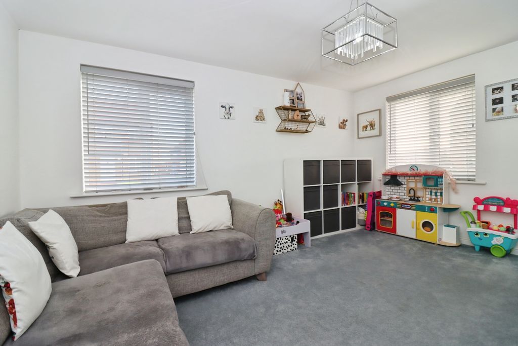 Property photo 3 of 16