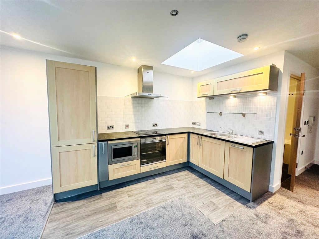 Property photo 3 of 11 Picture No. 01