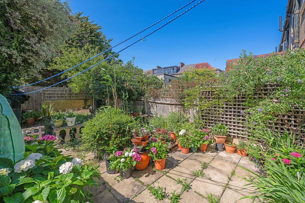 Property photo 2 of 16