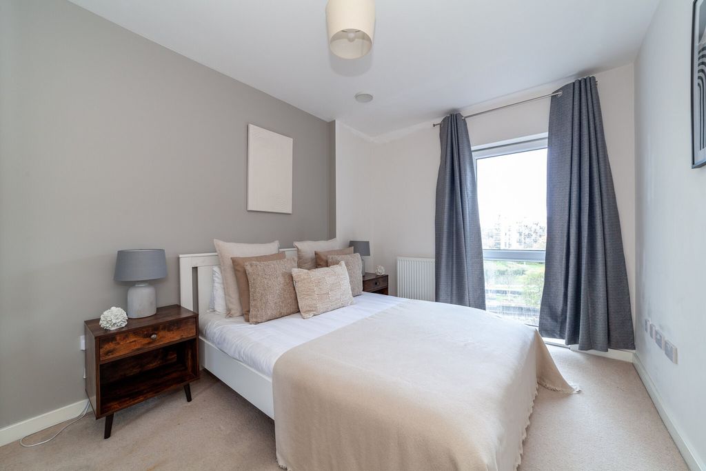 Property photo 3 of 13 Bedroom