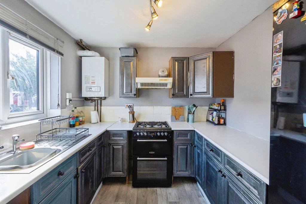 Property photo 2 of 15 Pbox-Img.Jpg