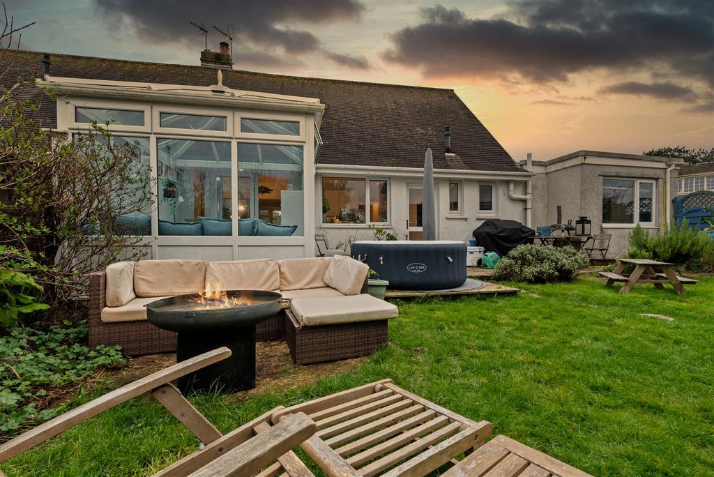Property photo 1 of 30 External