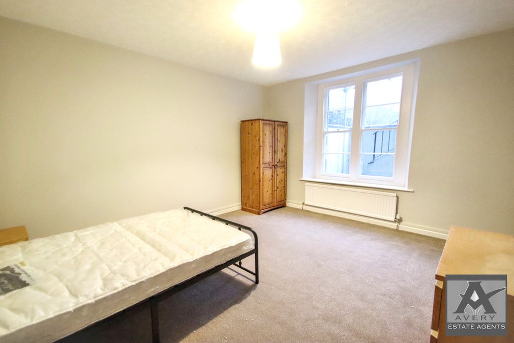 Property photo 2 of 3 Room