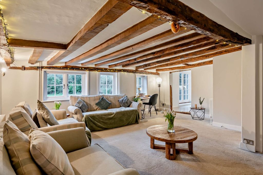 Property photo 3 of 17 Picture No. 06