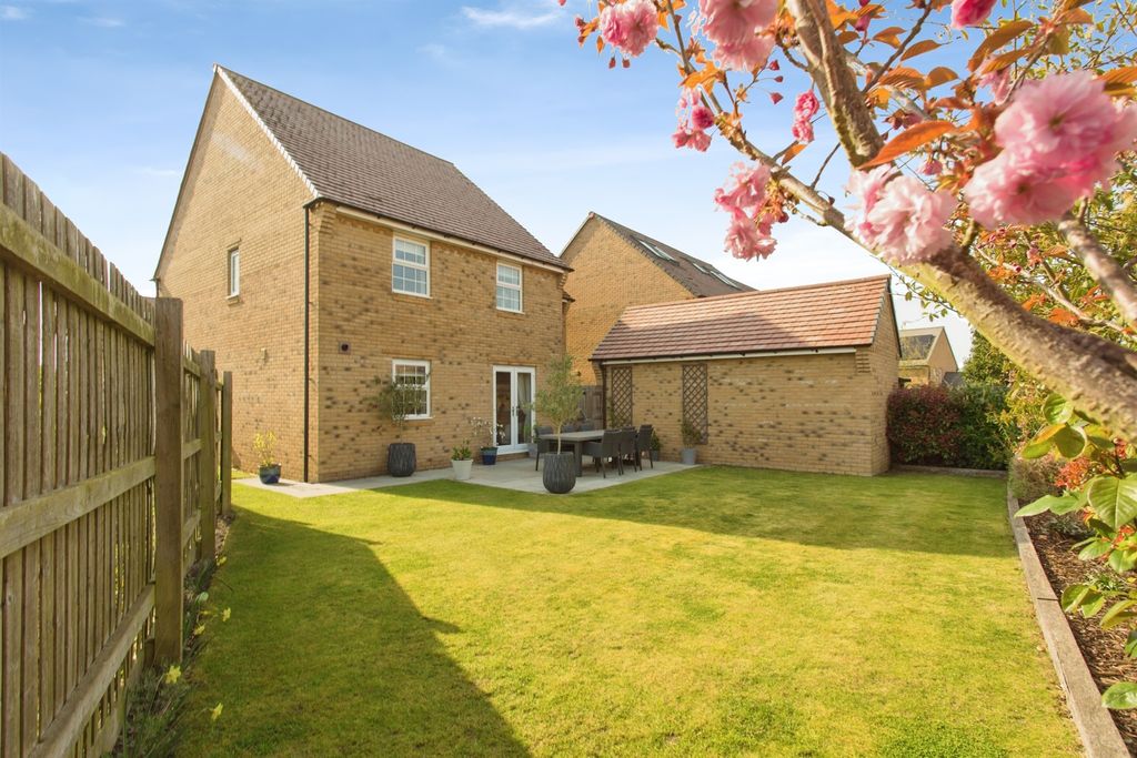 Property photo 2 of 18