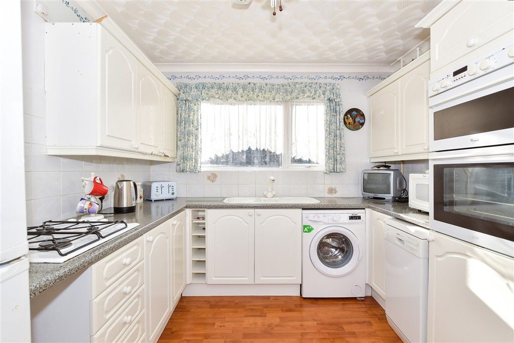 Property photo 1 of 8 Kitchen