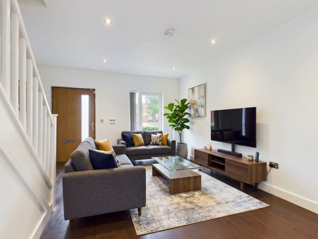 Property photo 3 of 11 Cleminson Street - Ewemove - Living Room