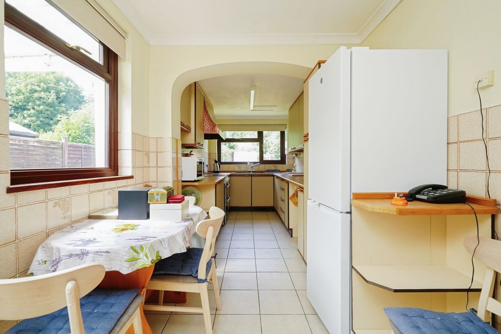 Property photo 3 of 15 Kitchen/Breakfast