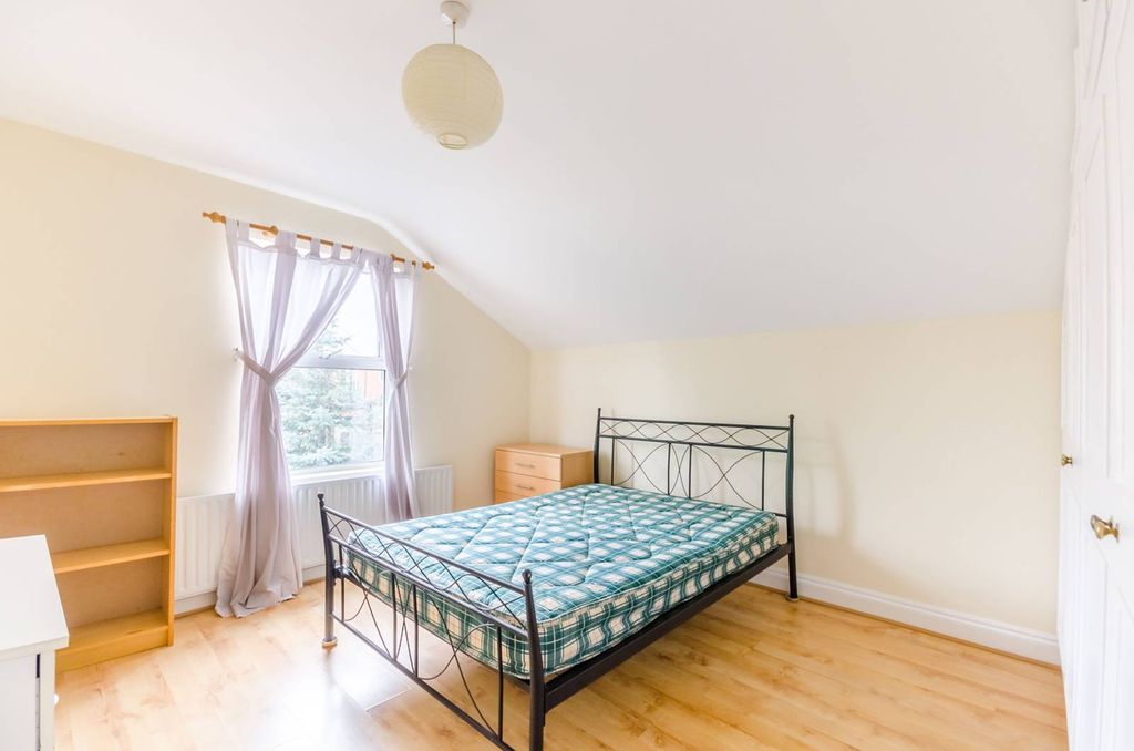 Property photo 1 of 5