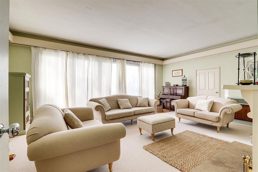 Property photo 3 of 41 8965.Jpg