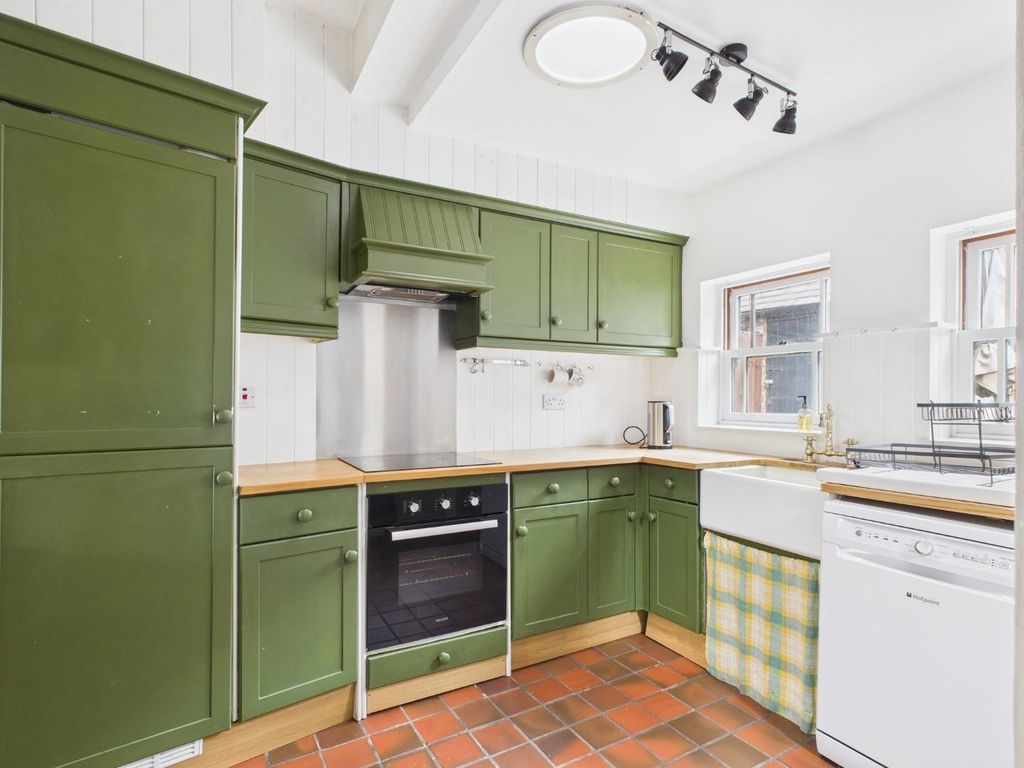 Property photo 3 of 16 Dining Kitchen