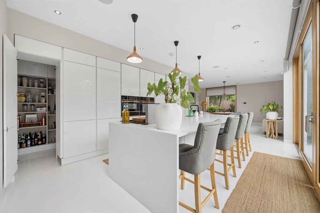 Property photo 2 of 37 Open Plan Kitchen/Diner-Family Room