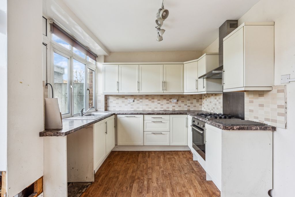 Property photo 3 of 12 Picture No. 06