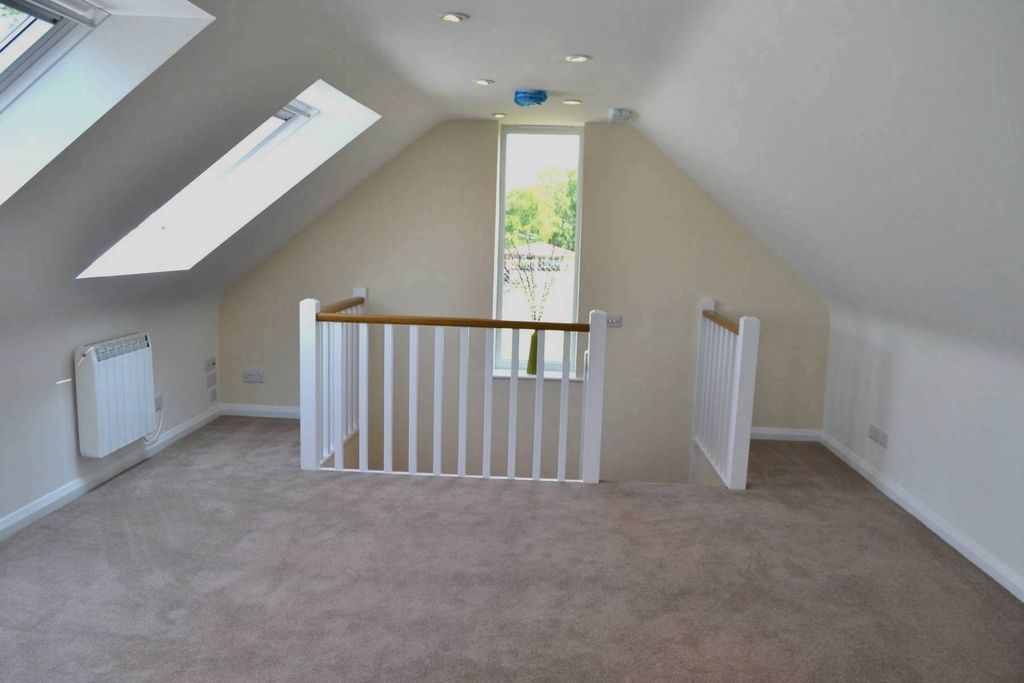 Property photo 3 of 8 2754-Hr-3