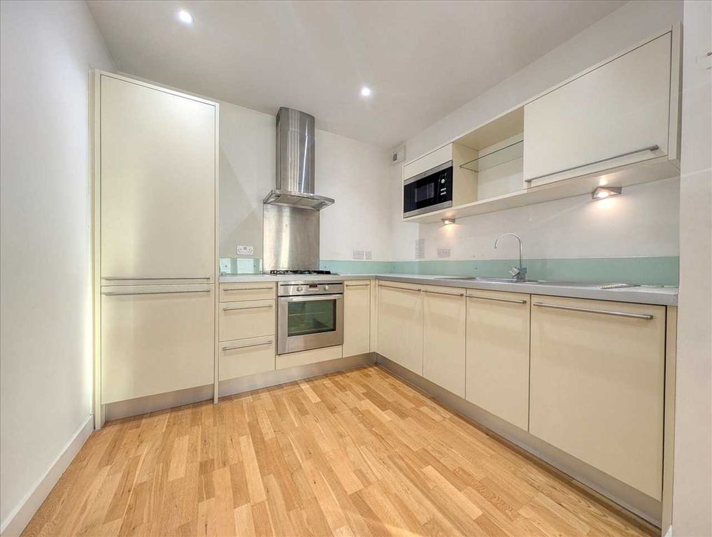 Property photo 3 of 14 Kitchen