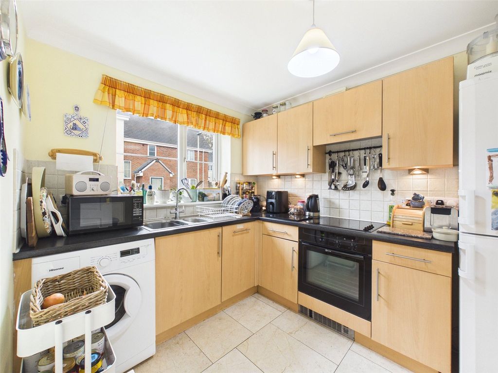 Property photo 3 of 13 Kitchen