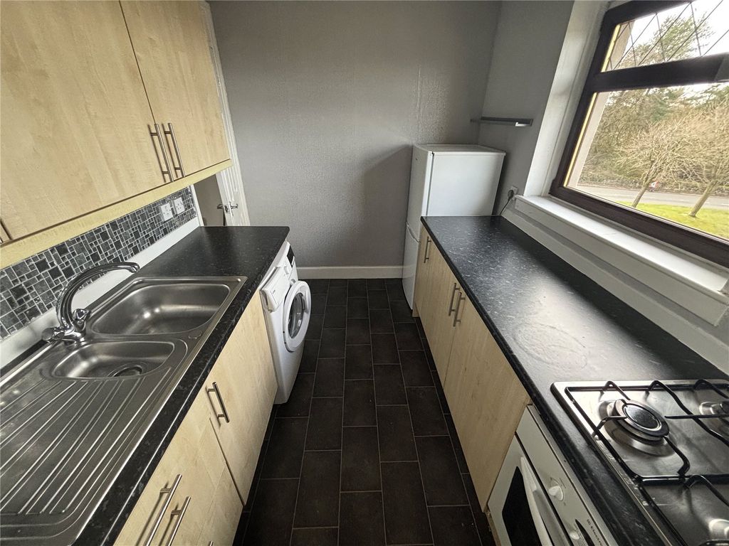 Property photo 3 of 10 Picture No. 11