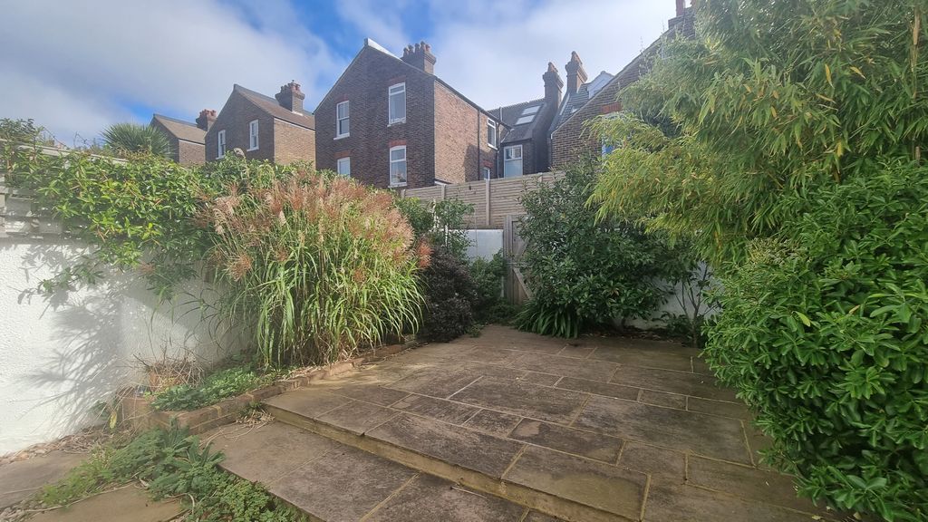 Property photo 2 of 9