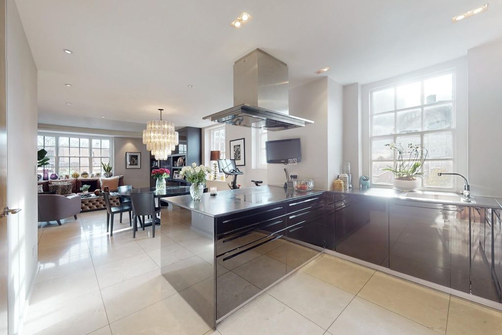 Property photo 3 of 21 P10.Jpg
