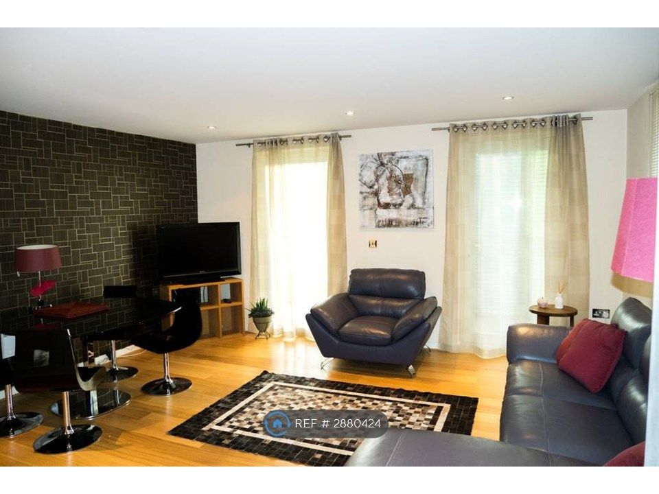 Property photo 1 of 15 Living Room 4