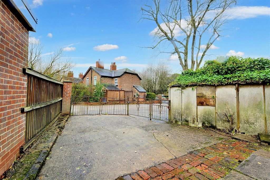 Additional image 5 of 3 bed semi-detached house for saleManners Road, Ilkeston DE7