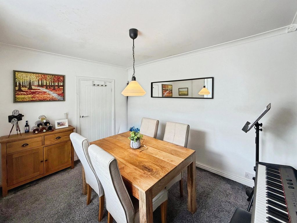 Property photo 3 of 23