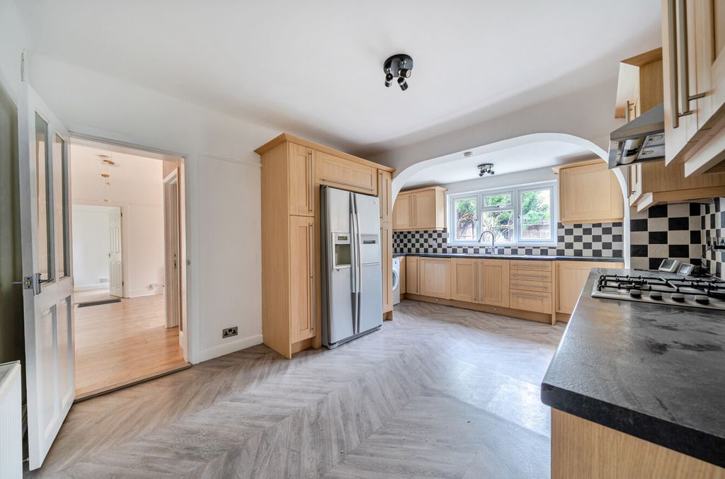 Property photo 2 of 12 1376229-24-69317A...