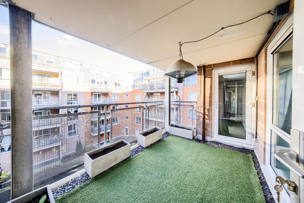 Property photo 3 of 19 Pxt43687-Hdr(3)