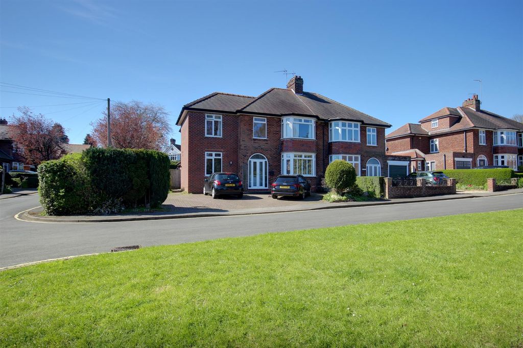 Property photo 1 of 18 Longcroft (4).Jpg