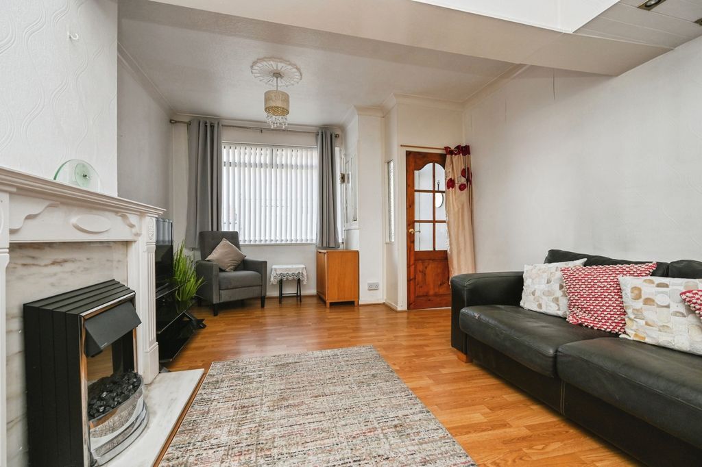Property photo 2 of 10 Pbox-Img.Jpg