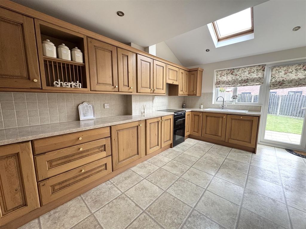 Property photo 3 of 34 Kitchen Dining Room