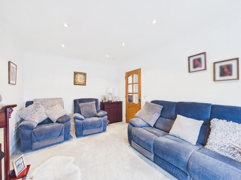 Property photo 3 of 26 Living Room