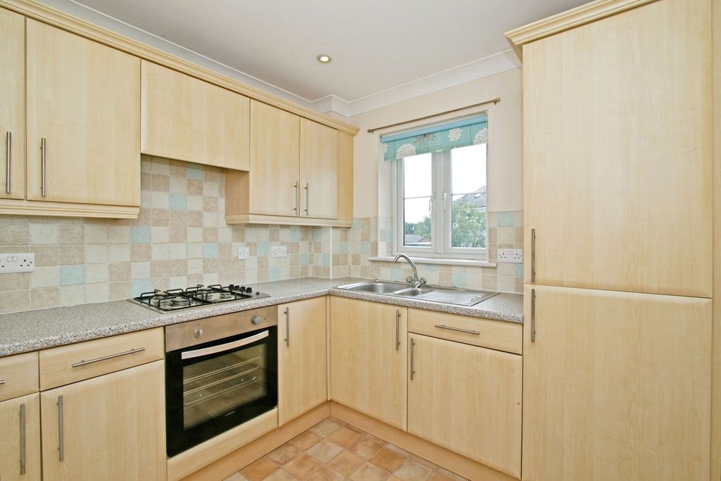 Property photo 2 of 12 Kitchen