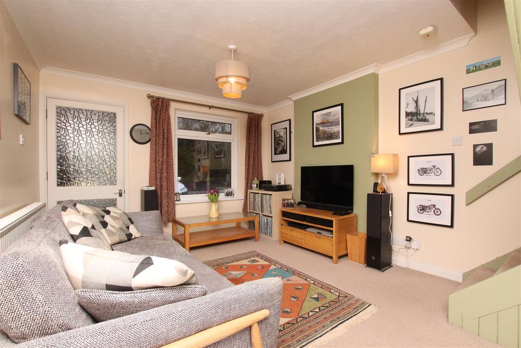 Property photo 3 of 13 Living Room.Jpg