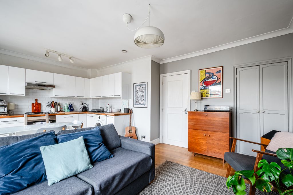 Property photo 2 of 6