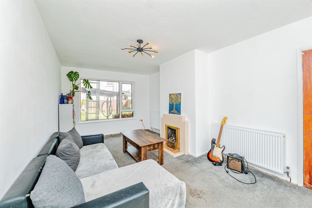 Property photo 3 of 22