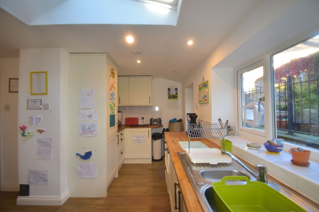 Property photo 2 of 19 Dining Kitchen