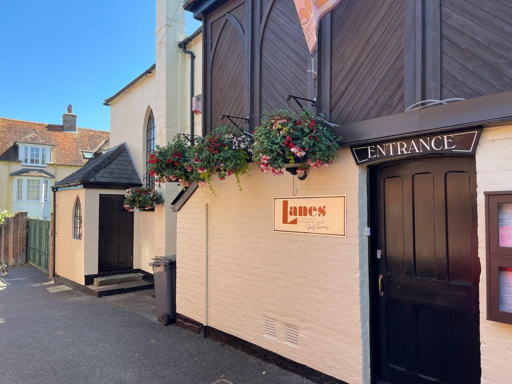 Property photo 3 of 6 15 32 00.Jpg