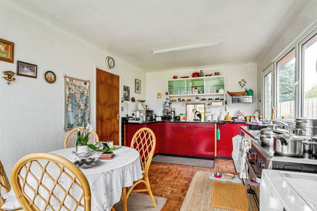 Property photo 3 of 17 Kitchen Diner