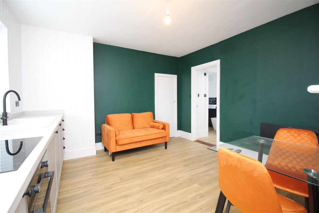 Property photo 3 of 15 4180052