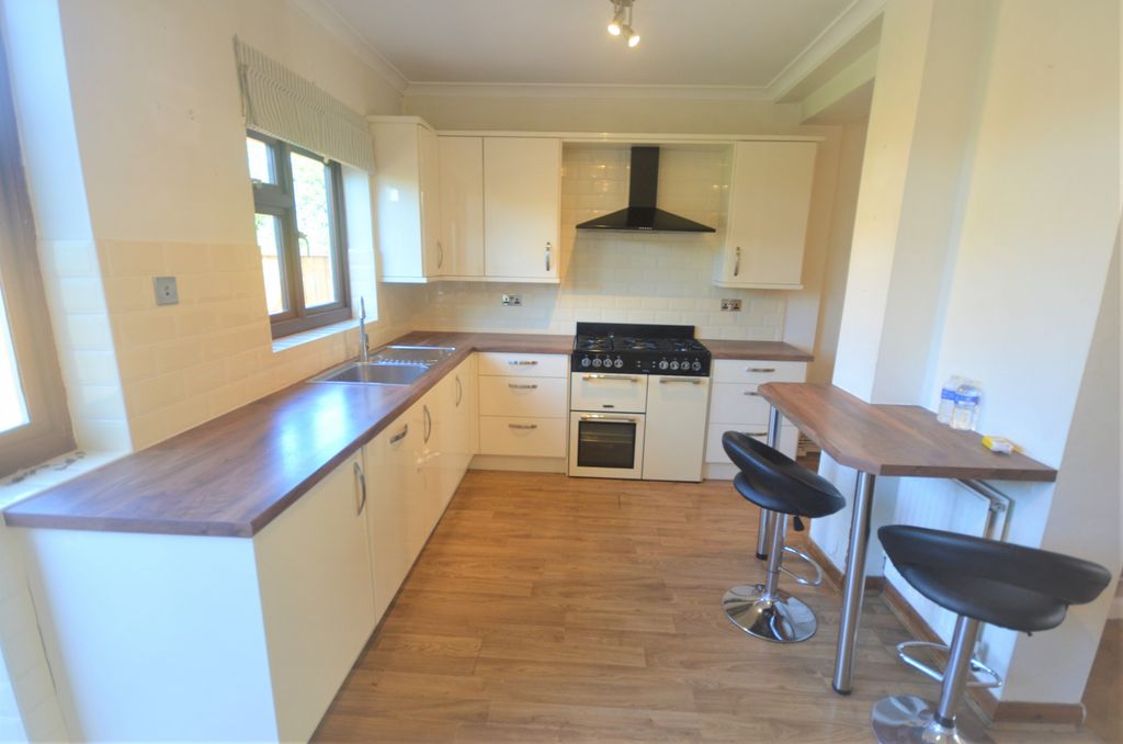 Property photo 3 of 16 Gallery