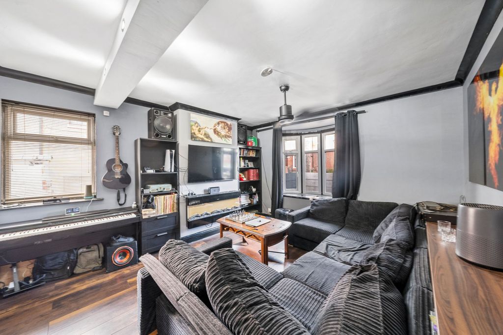 Property photo 2 of 14