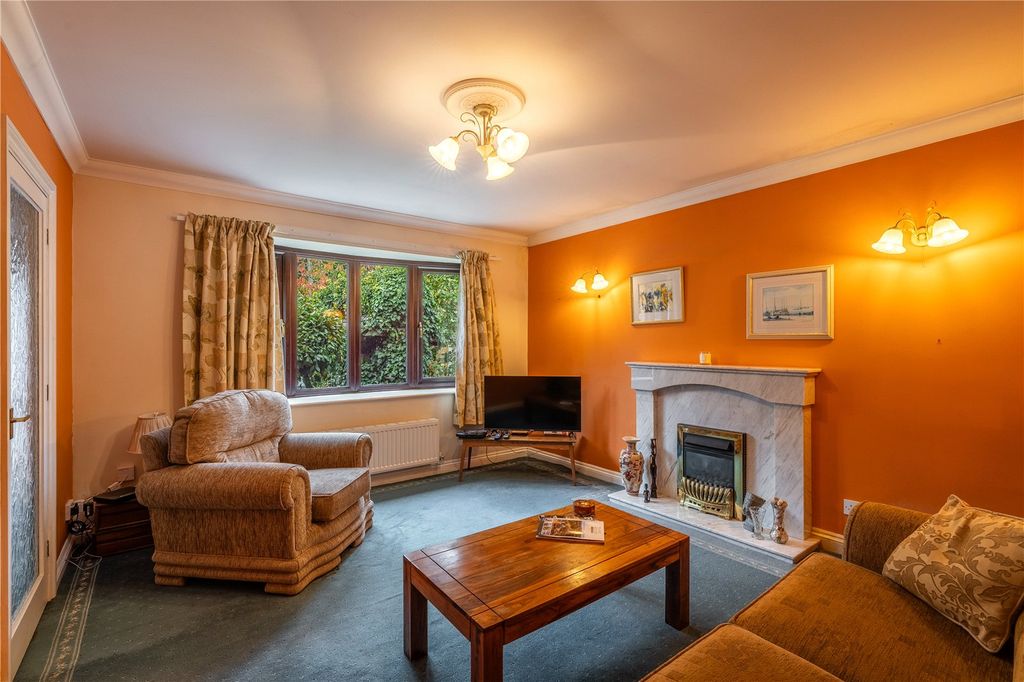 Property photo 2 of 21 Picture No. 19