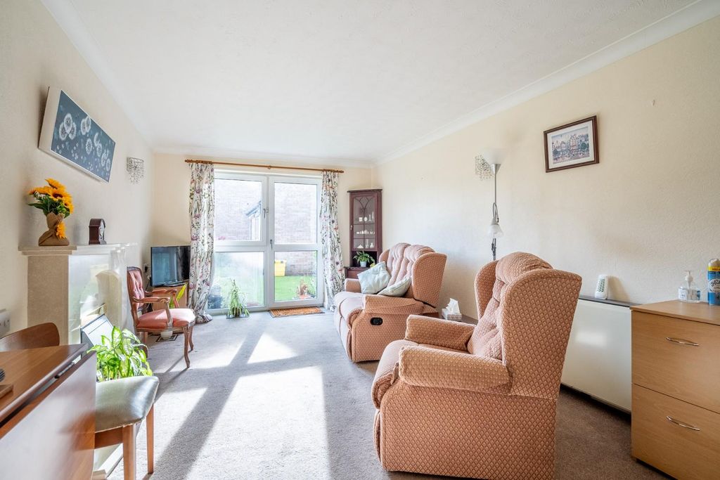 Property photo 2 of 14 Vh-7.Jpg